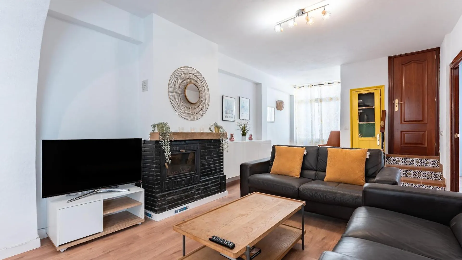 Beachside Centre Duplex 6Pax Fuengirola Apartment